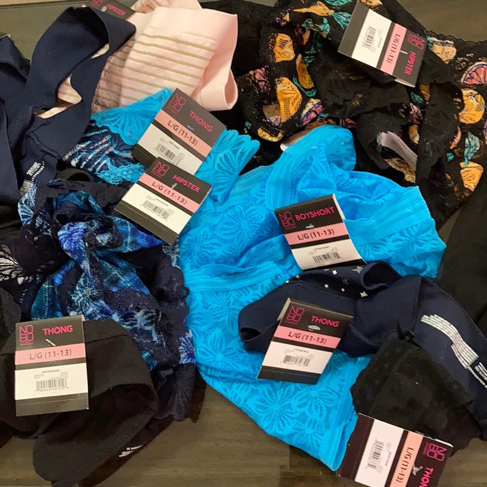 Ladies no boundaries 13 thongs, 1 boy short, & 8 Hipster/undies, size large